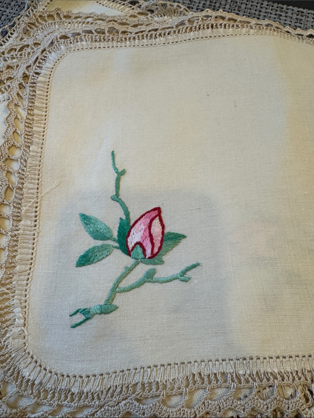 Vintage 10 Embroidered Rose Linen Doily - Pink and Green